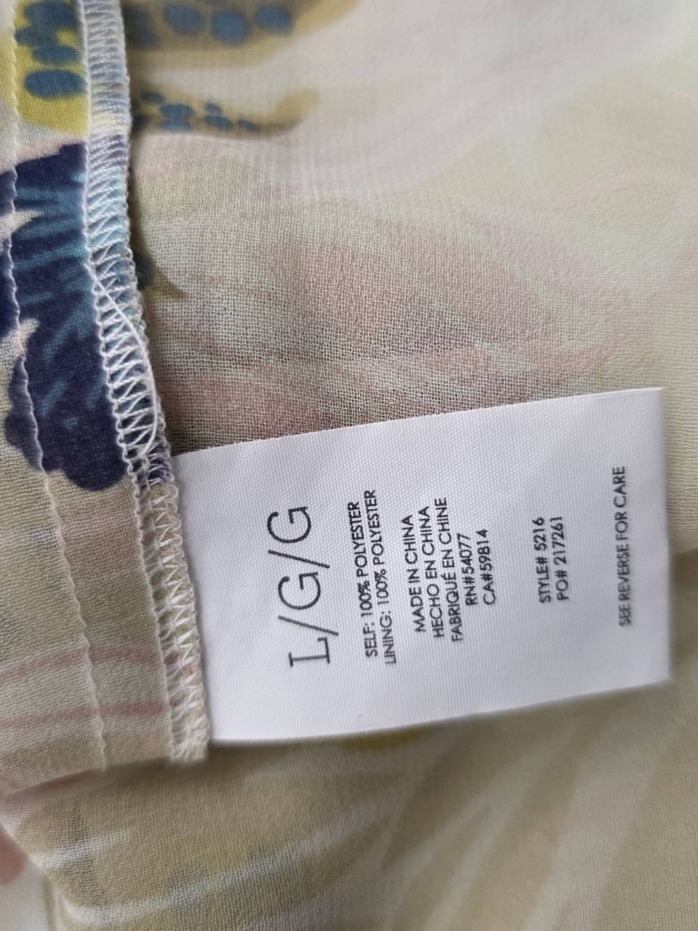CAbi Floral Sleeveless Blouse  Lightweight & Flowy Cap-Sleeve Size L - Picture 12 of 12